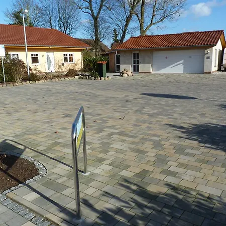 Cafe Und Blohm Pensión