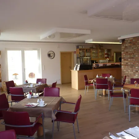 Pensionat Cafe Und Blohm 3*
